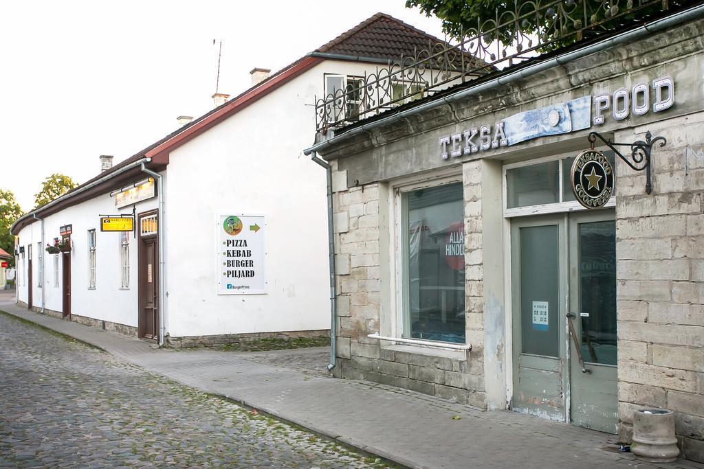 Guesthouse Laurits Курессааре Экстерьер фото