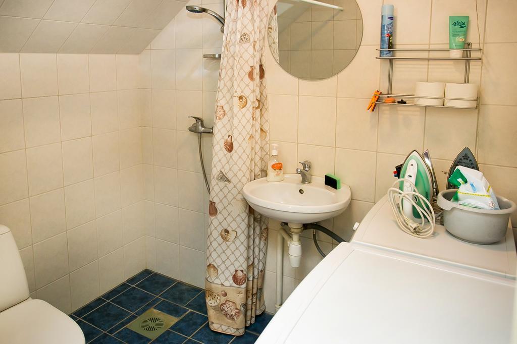 Guesthouse Laurits Курессааре Экстерьер фото