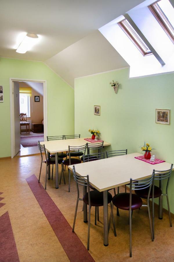 Guesthouse Laurits Курессааре Экстерьер фото