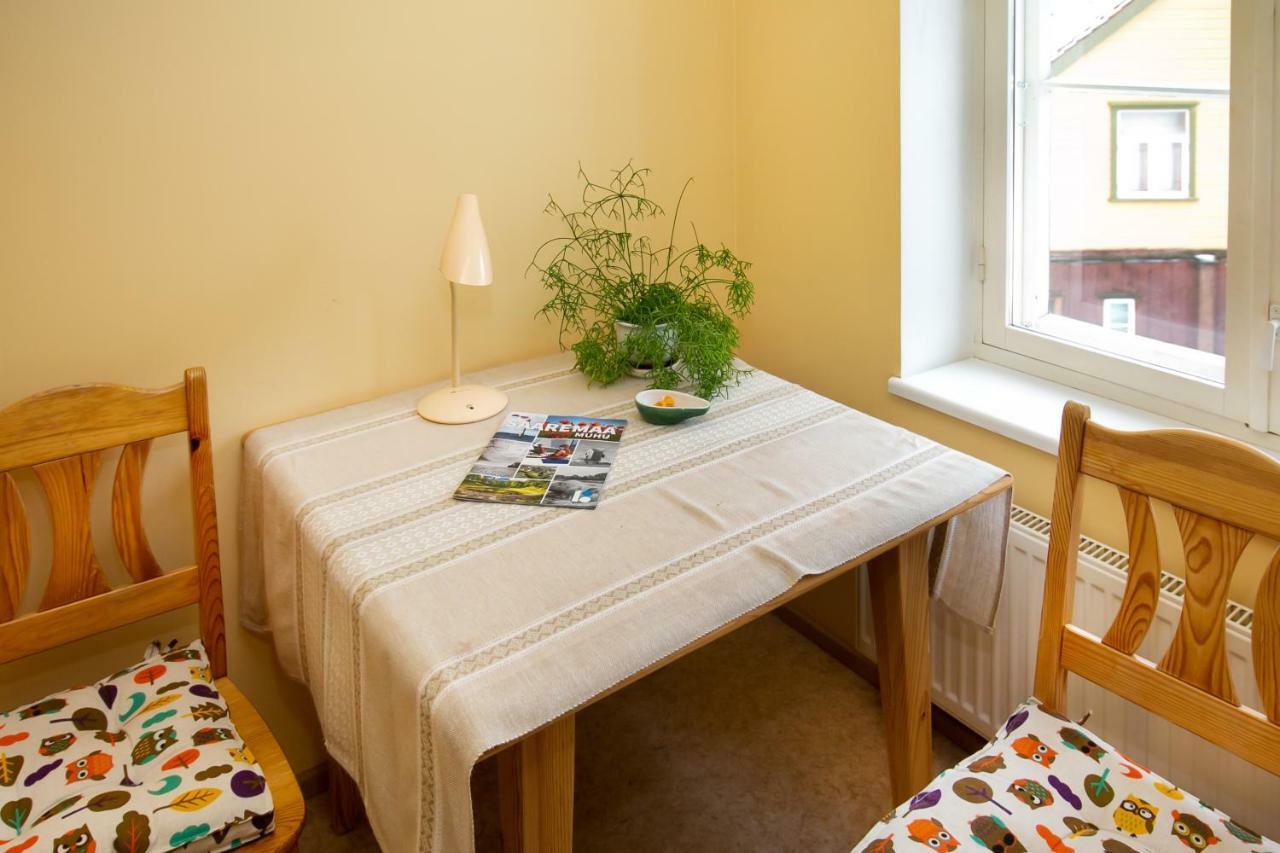 Guesthouse Laurits Курессааре Экстерьер фото