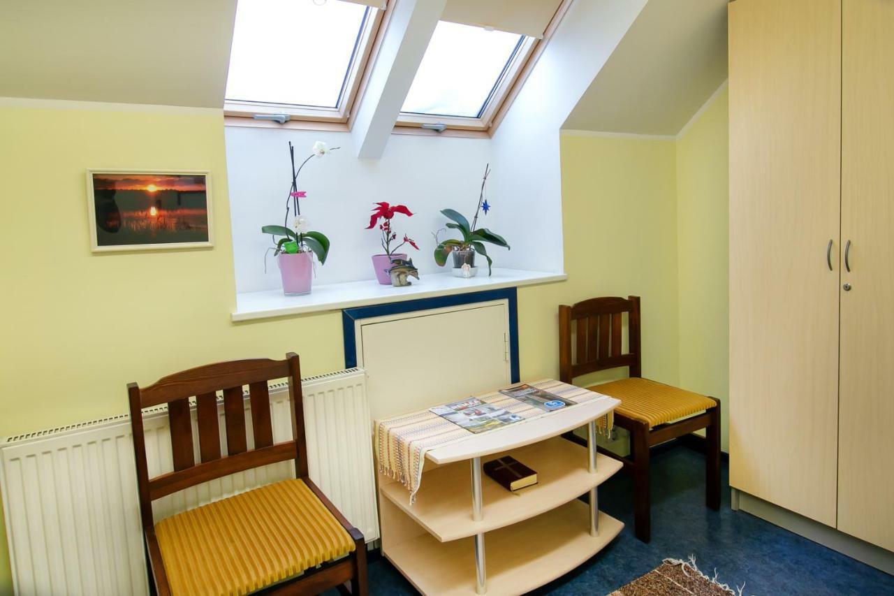 Guesthouse Laurits Курессааре Экстерьер фото